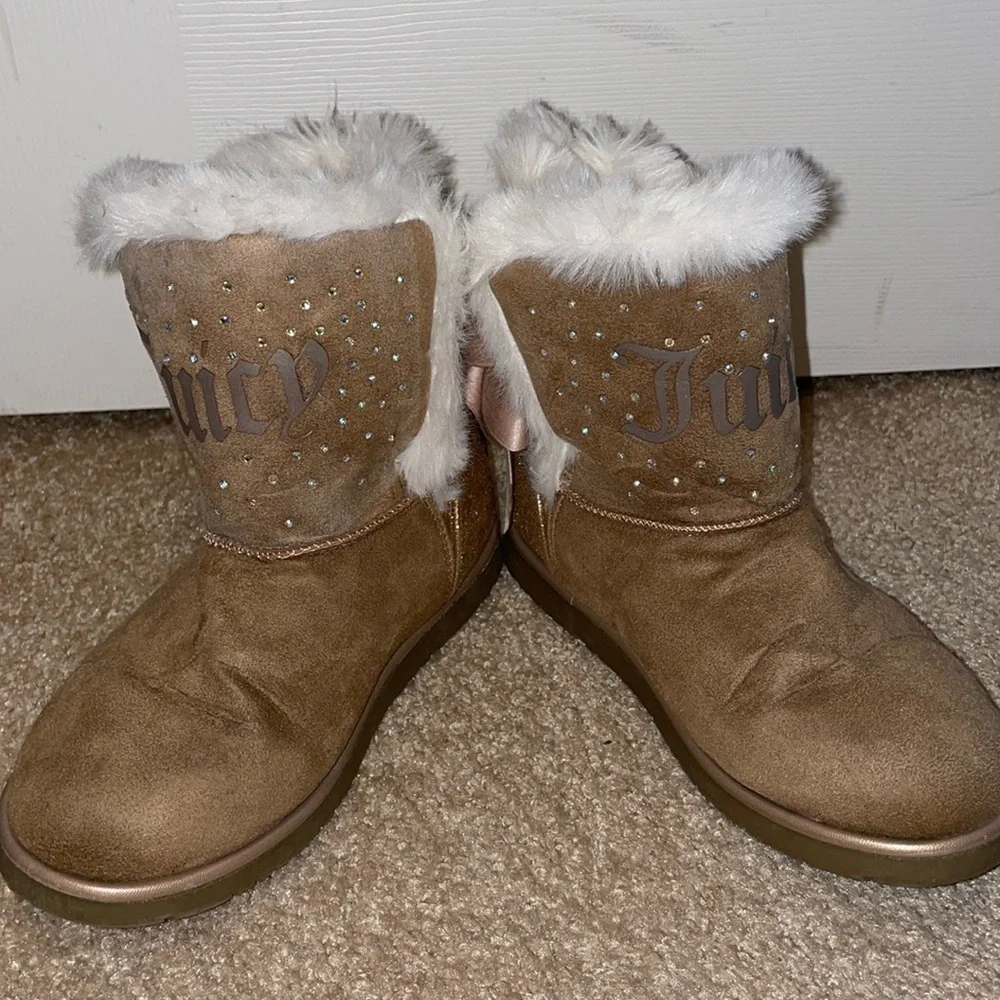 Girls Juicy Couture Toddler Boots With Bling and Faux Fur with Bow